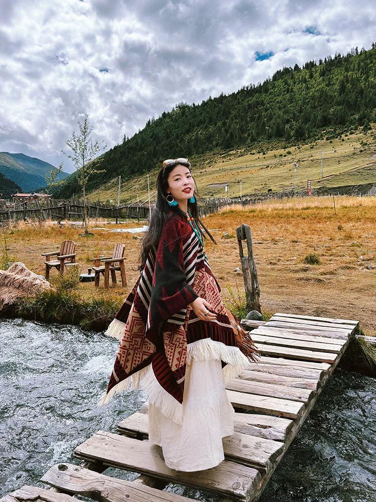 Ethnic Style Tassel Shawl: Xinjiang Tibet Yunnan Lijiang Travel Jacquard Outerwear Warm Striped Cape
