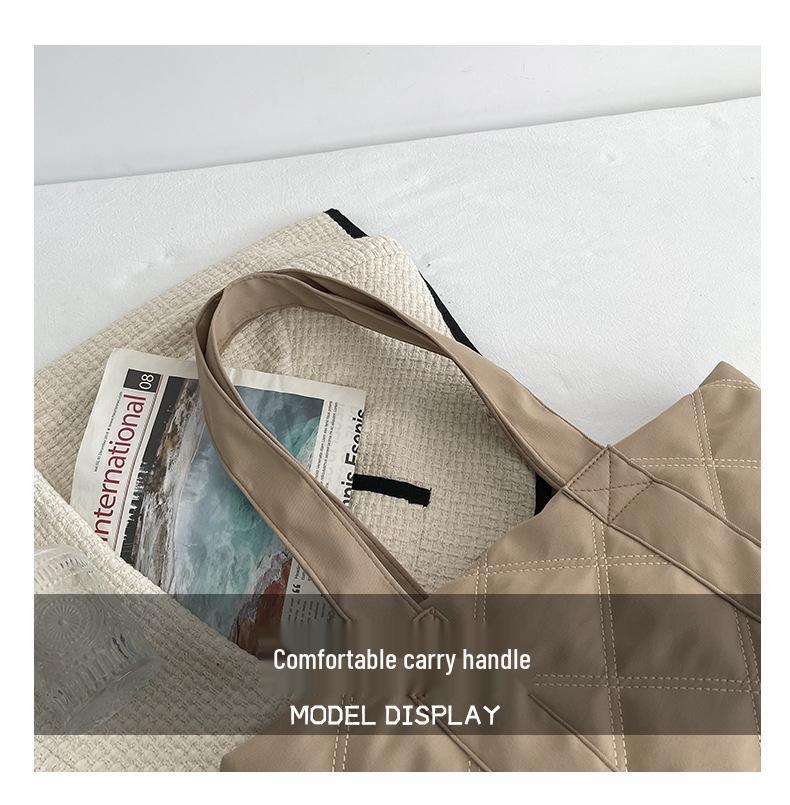 2024 Trendy Jednobarevná Velká Prošívaná Taška přes Rameno pro Ženy - Jednoduchý Design z Oxfordské Látky