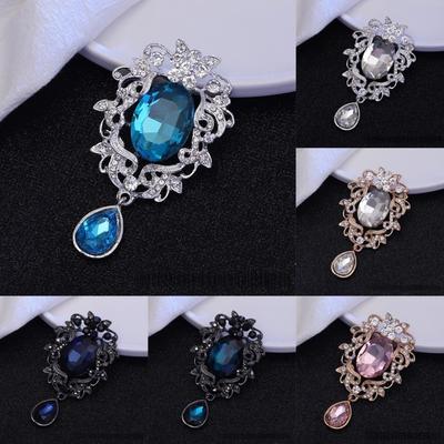 Broches et bijoux de corps