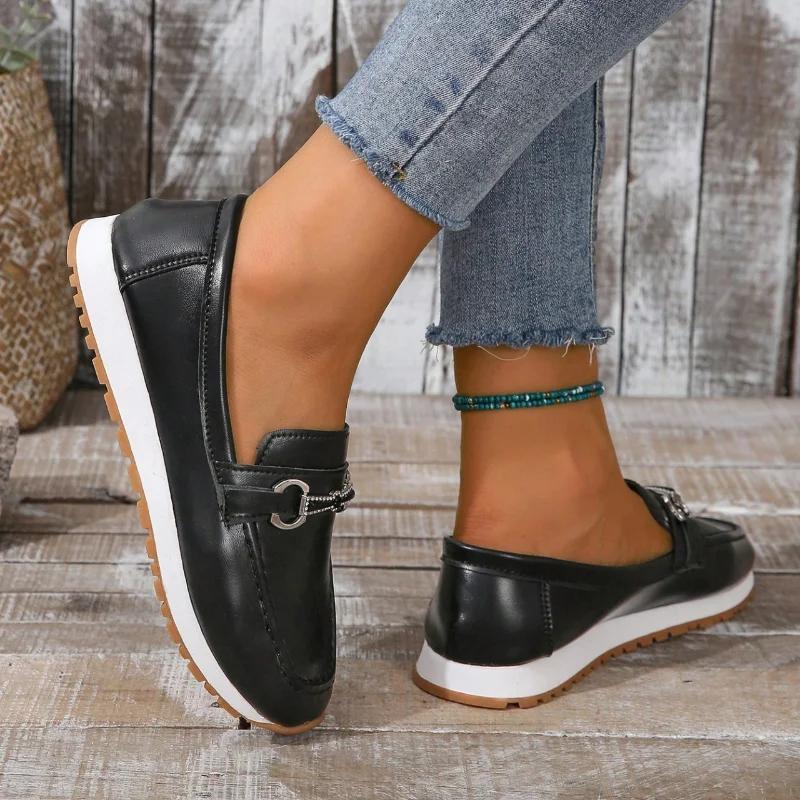 Fashion 2024 Hot Selling Shoes Women's Slip-on Women's Flat Shoes Autumn Round Toe Metal Decoration Mixed Color Soft Sole Casual Loafers