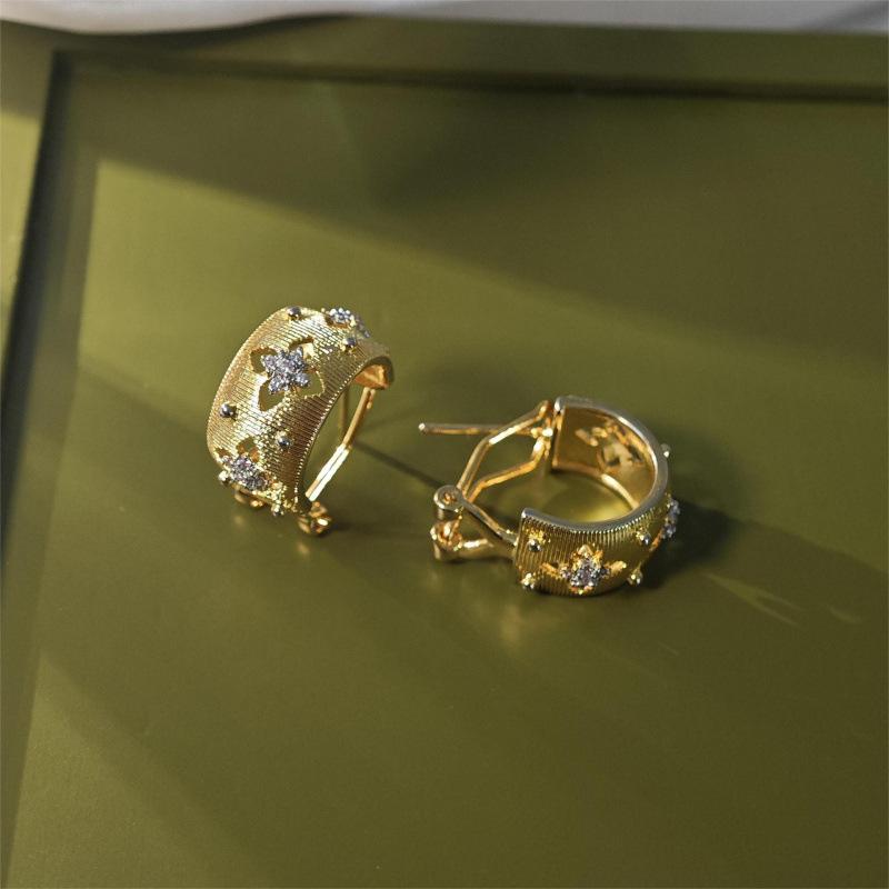 Italian Cloth Qi Latti Brushed Craft Hollow Four-Leaf Clover Diamond Bracelet Women'S High-End Temperament Bracelet