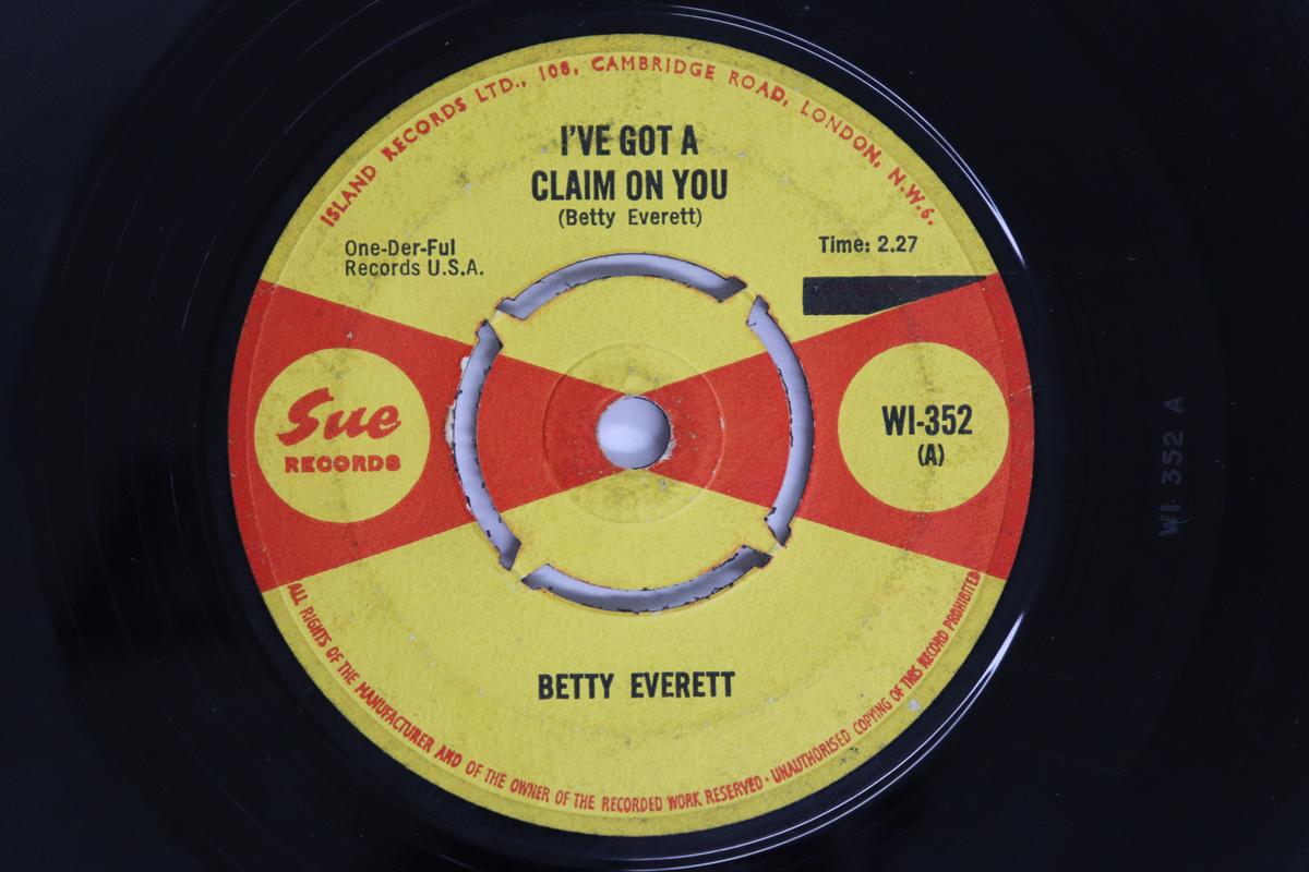 

7-дюймовая пластинка БЕТТИ ЭВЕРЕТТ - У меня есть права на тебя WI352 Sue Records 1965 UK Соул/Фанк Б/У