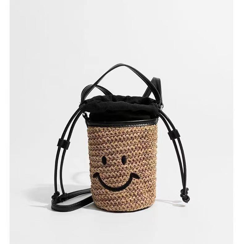 

Gao Yuanyuan Style Smiley Face Straw Crossbody Bag