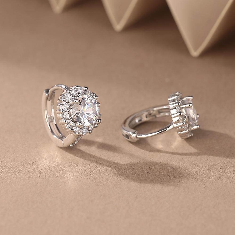 Round flash diamond zircon ear buckle light luxury fashion design simple round diamond stud earrings