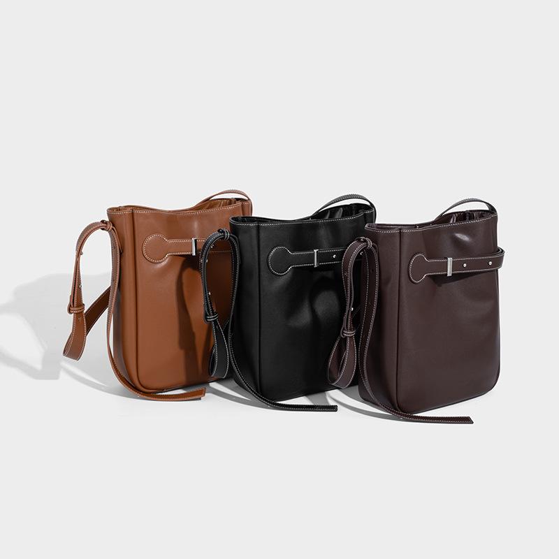 Trendy Niche Design Bag for Women 2024 New High-end Feel Women's Bag Tote Bag Vintage Single Shoulder Crossbody Bucket Bag