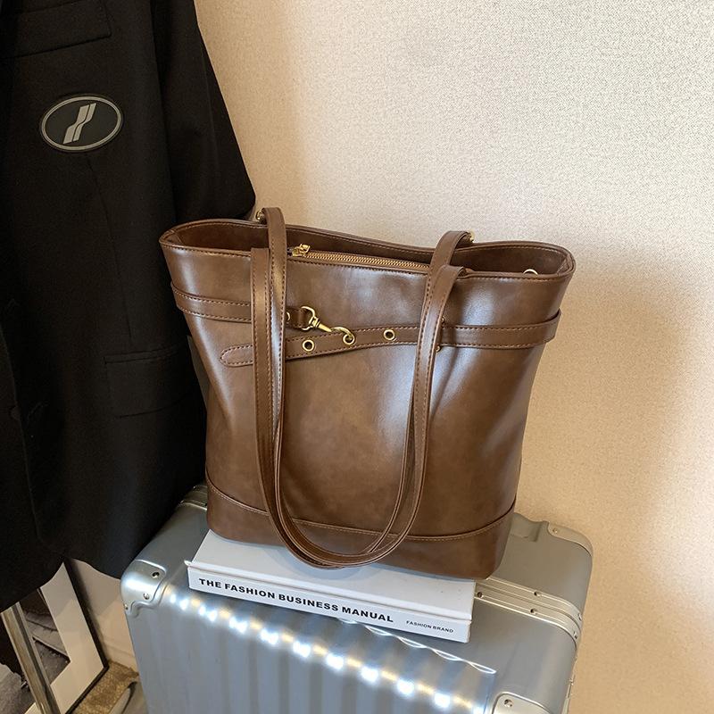 

Premium Casual Backpack Women s Commuter Versatile Travel Backpack 2025 New Multifunctional Shoulder Crossbody Bag 39*14*30 коричневый