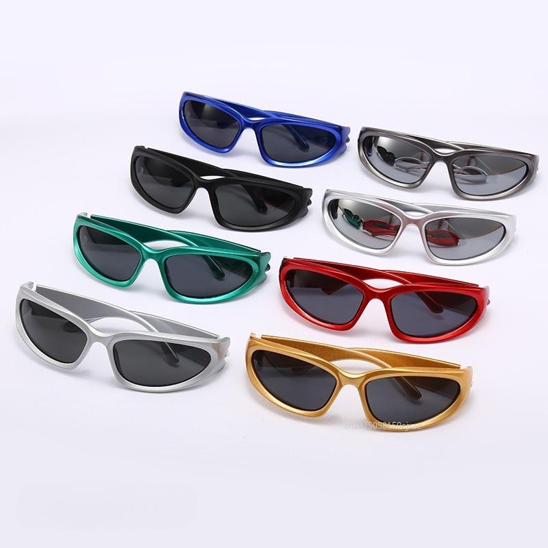 Y2K Cyberpunk Sunglasses Women Men 2000S Retro Wrap Around Eyewear Oval Frame Punk Goggles UV400 Designer Goggle Sunglasses