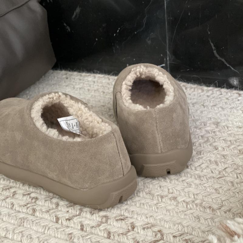 Snow boots, sheepskin and fur integrated, winter new all-inclusive, one pedal, velvet to keep warm, small potato woman