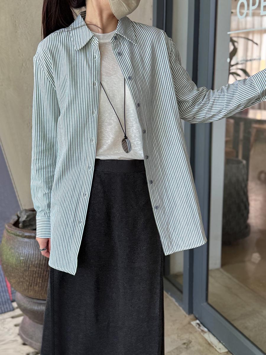 

Suzu Machi 2025 Autumn Two-Tone Striped Women s Slimming Shirt with Turn-Down Collar XL (120-130 jin)