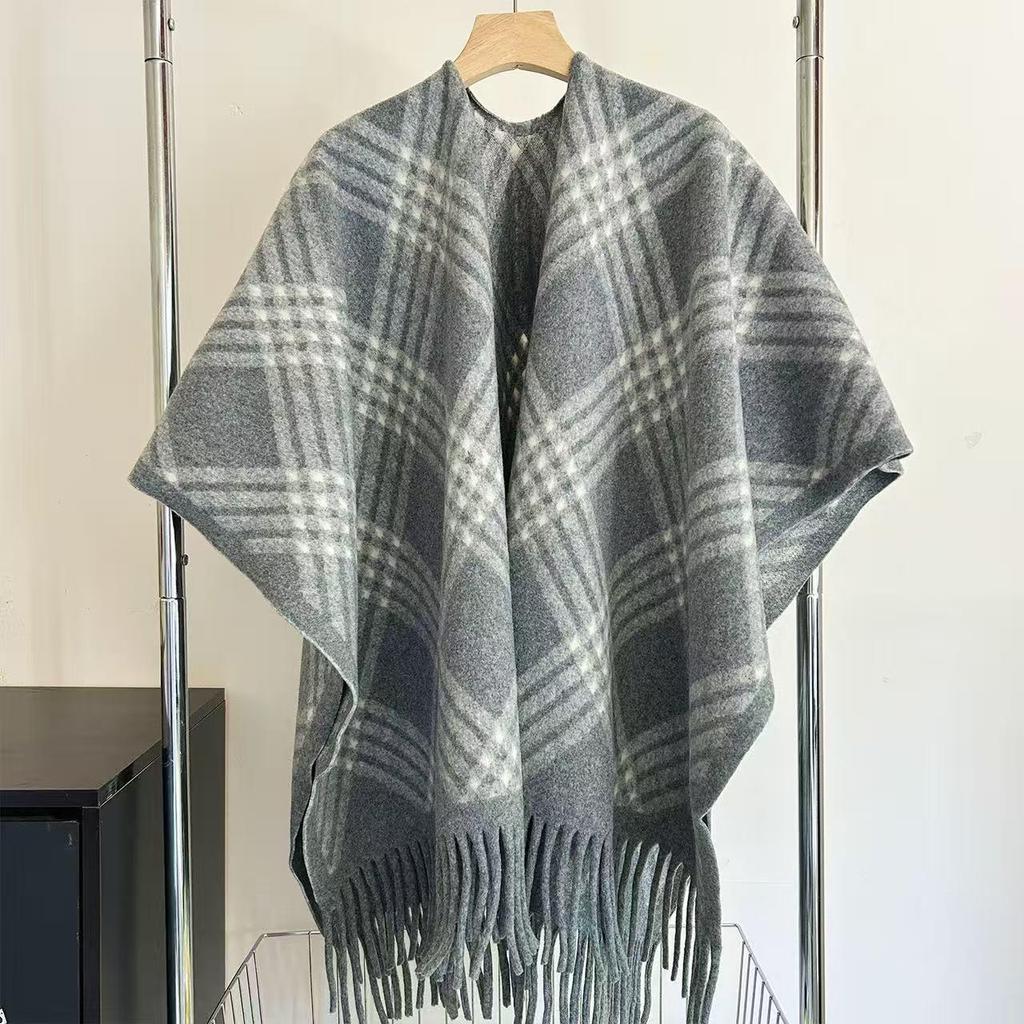 2025 New Women's High-End Color-Block Shawl Cape for Autumn and Winter Travel