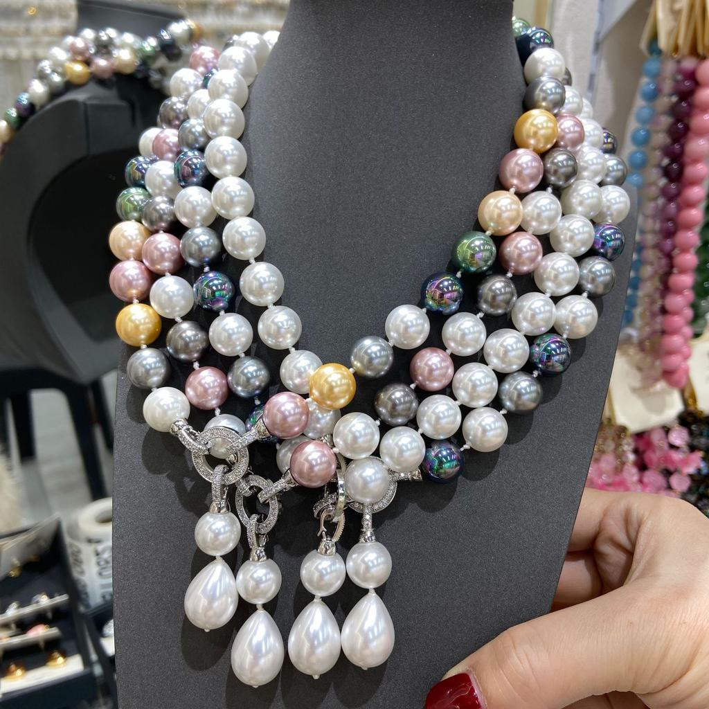 Xiaoxiangfeng Hepburn Colored Glass Bead Necklace Exaggerated Shape Water Drop Pendant Round Collarbone Necklace Short Sweater