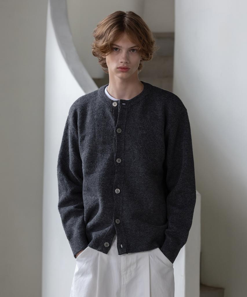 Decoroso Comfort Round Neck Cardigan [Charcoal]