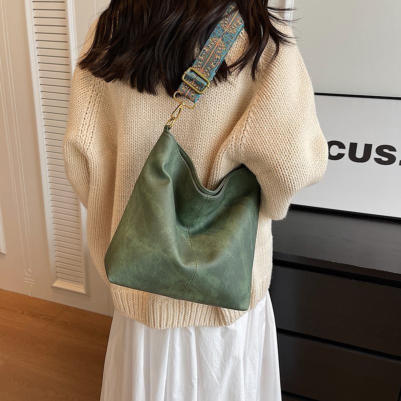 Big bag women's new trendy and high-quality textured bucket bag autumn large-capacity commuter bag