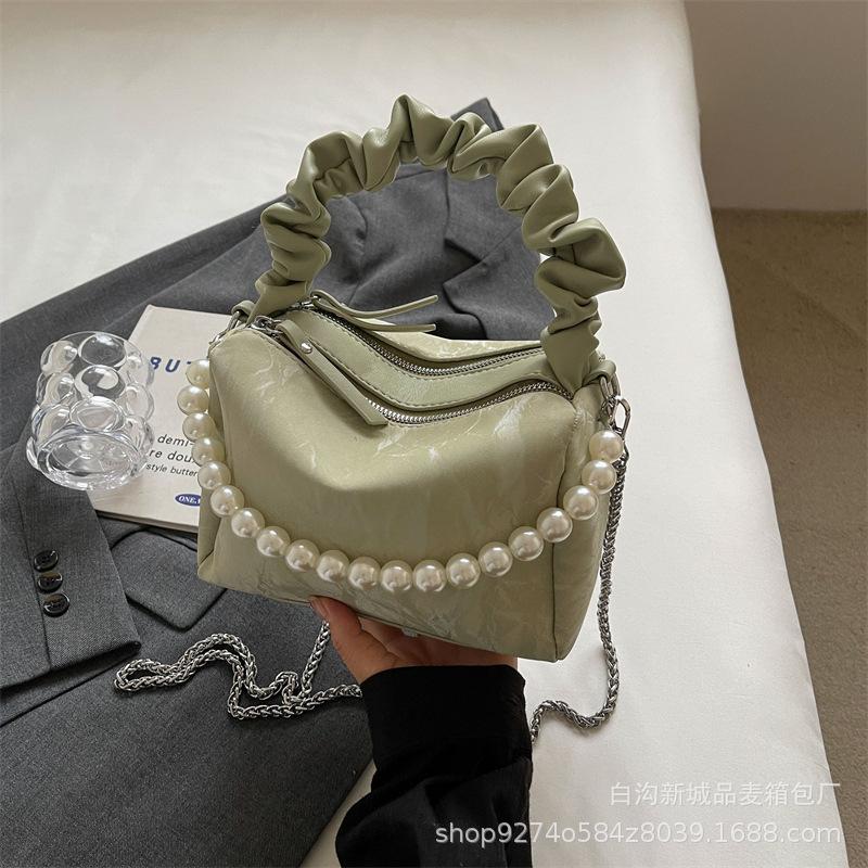 

This year s popular fashion pearl portable small bag women s 2025 new temperament explosion single shoulder crossbody small square bag зелений
