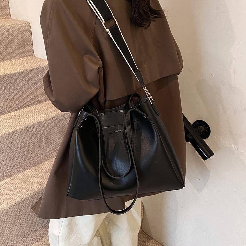 Bags women's 2025 new tote bags women's bags large capacity high sense shoulder bucket bag large bag