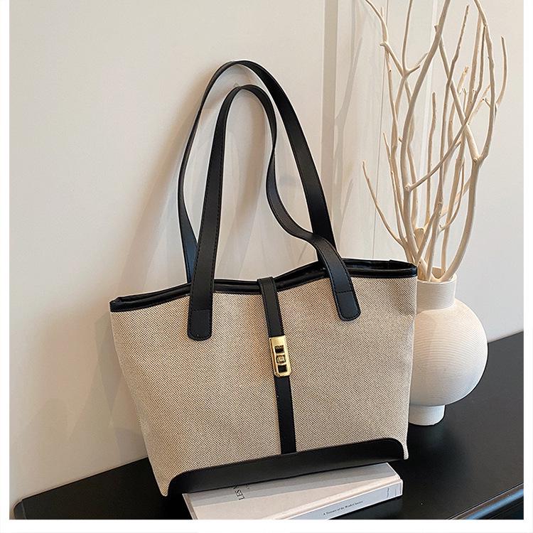 Women's Large Capacity Fashionable Crossbody & Tote Bag for Street Shopping and Commuting