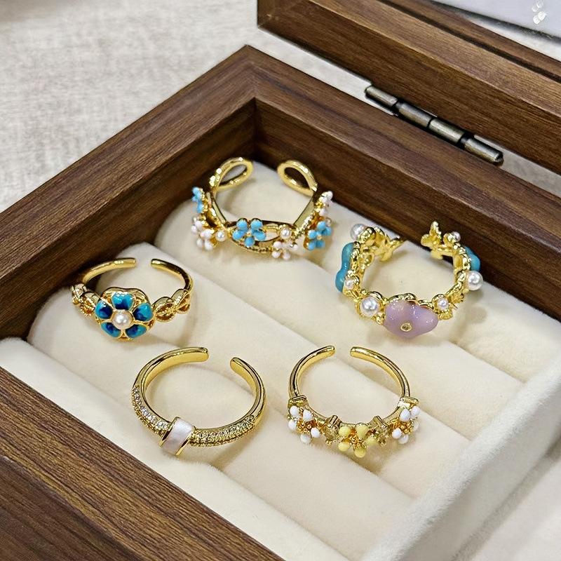Medieval Gold High-End Elegant Enamel Open Ring Cold Wind Light Luxury Flower Index Finger Ring Female