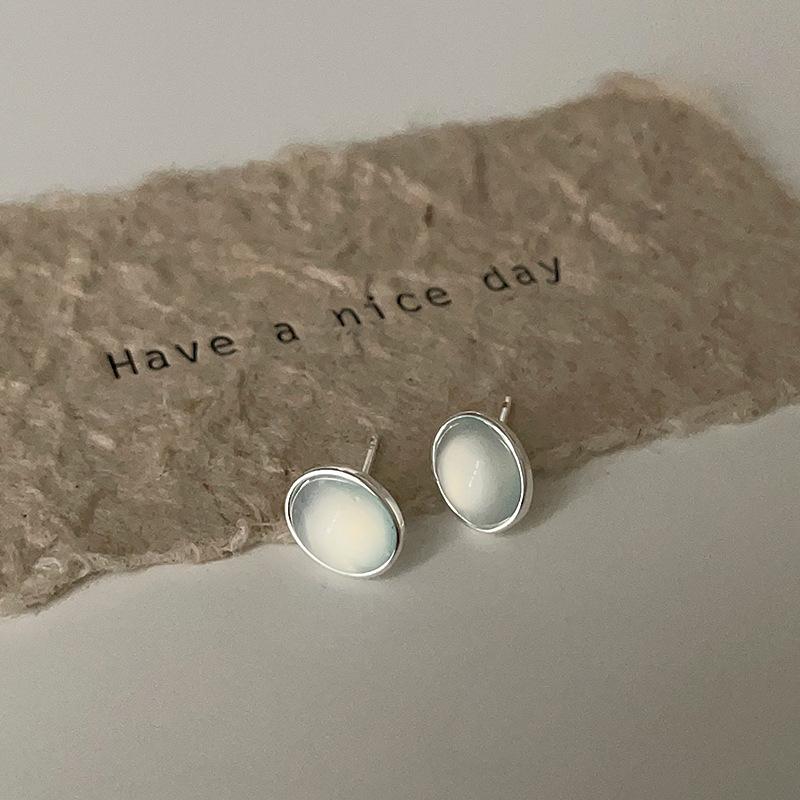 Small Oval Opal Stud Earrings Women'S Niche Retro Simple Personality Fashion Trend Temperament Versatile Earrings