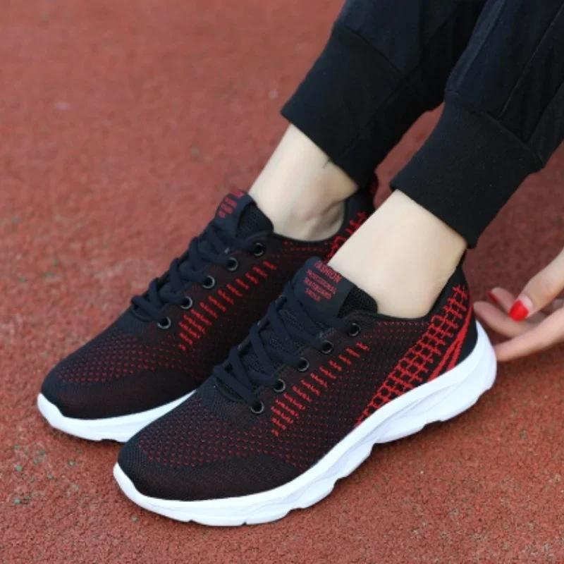Spring And Summer Fashionable Solid Color Breathable Round Toe Sneakers New Casual Comfortable Thick-Soled Lace Up Women'S Shoes