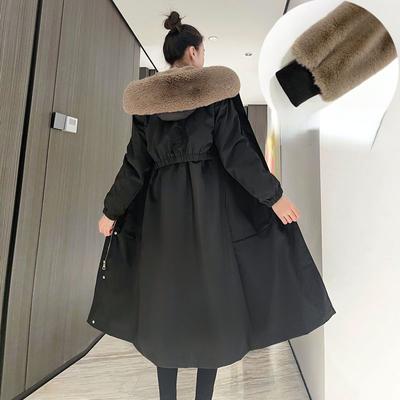 Parka di media lunghezza con fodera in pelliccia staccabile con pelliccia sintetica per donna