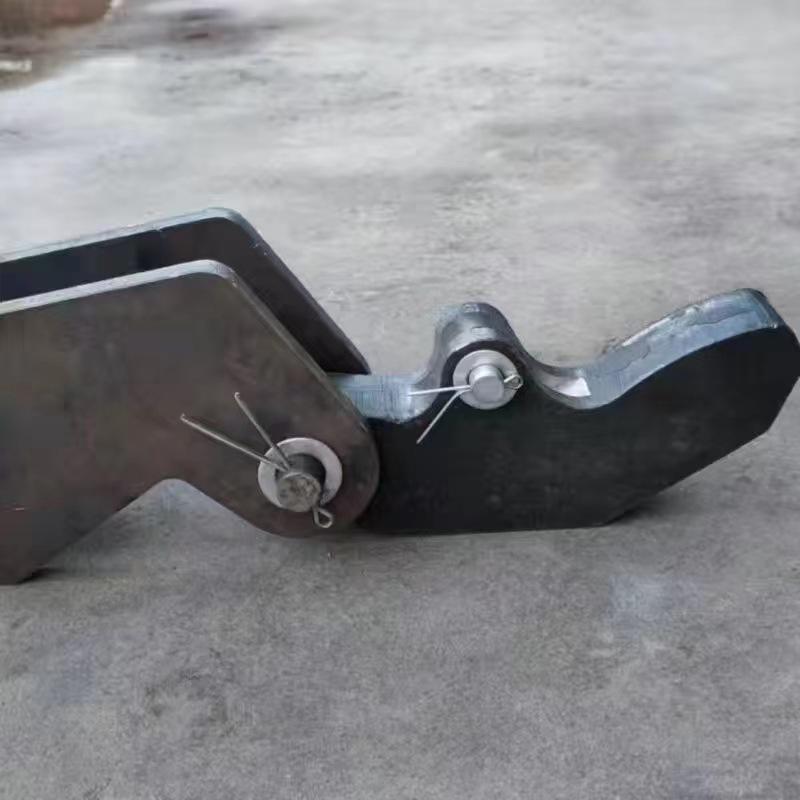 Compatible with Hongchang Tianma dump truck: automatic chain-locking hook, rear door lock hook, and slag dump bucket.