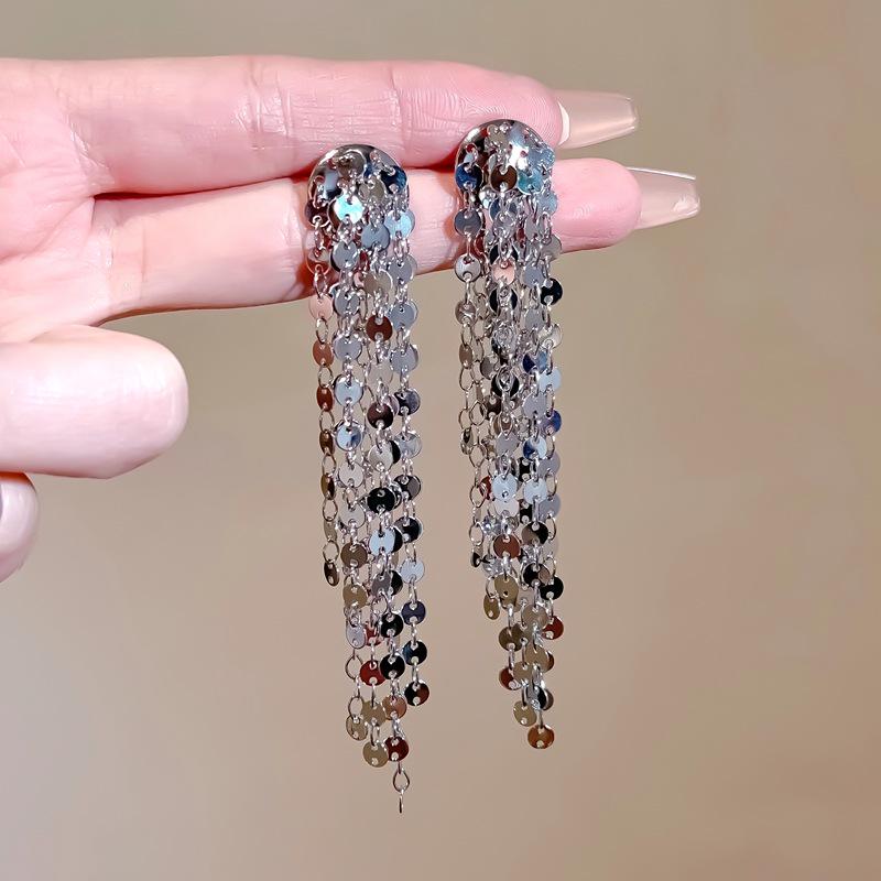 Elegant Tassel Long Earrings: European & American Fashion, High-End Prom & Evening Goddess Style.