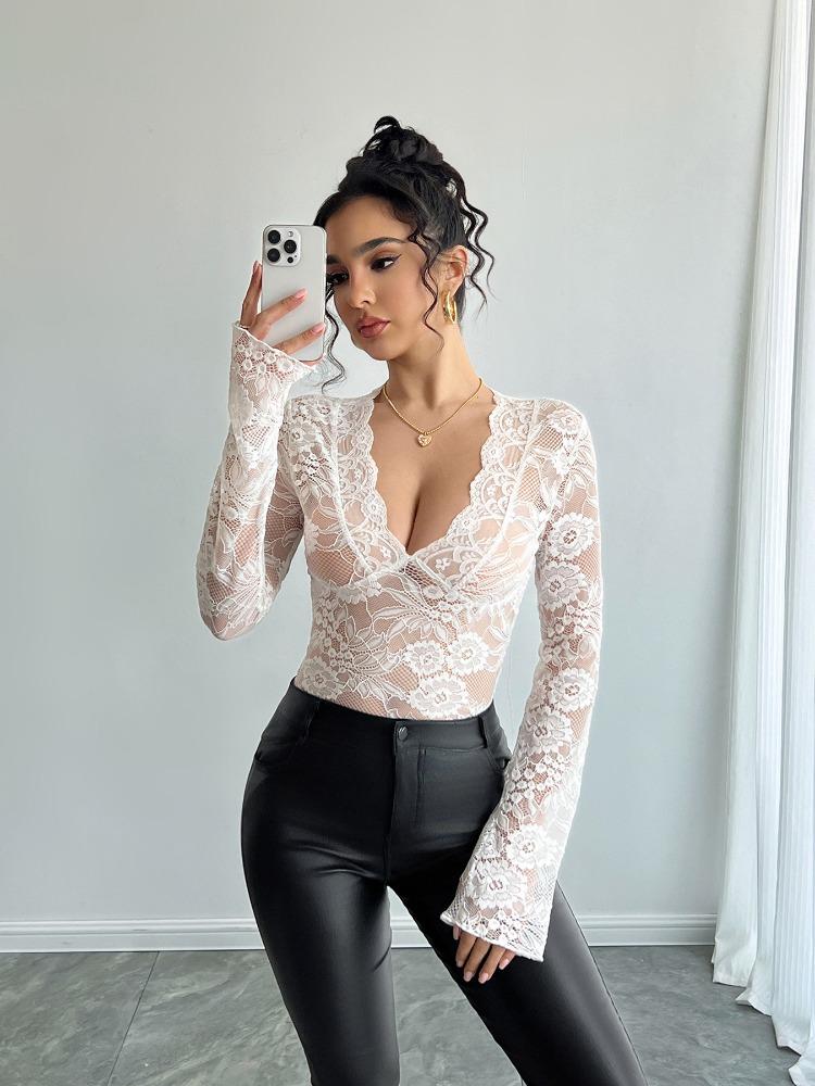 Spring and Summer Ladies Solid Color Sexy Lace Slim V-neck Long-sleeved T-shirt Tops Women Versatile Closet Essential Fashion Items Shirt