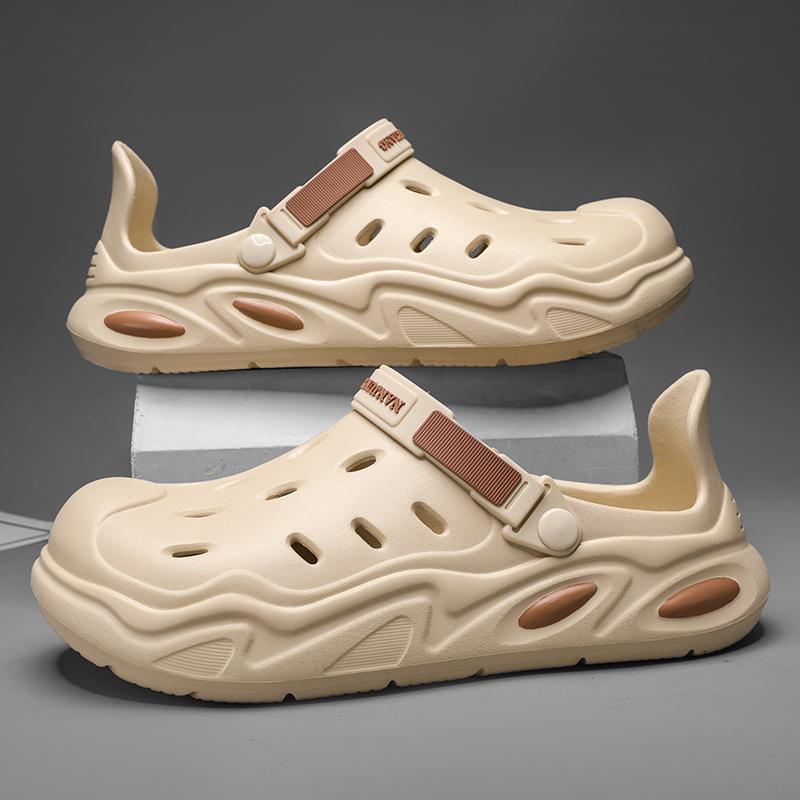 Fashionable Simple Classic Men Hole Shoes Home Bathroom Non-Slip Lightweight Slippers Outdoor Anti-Collision Hollow Garden Shoes