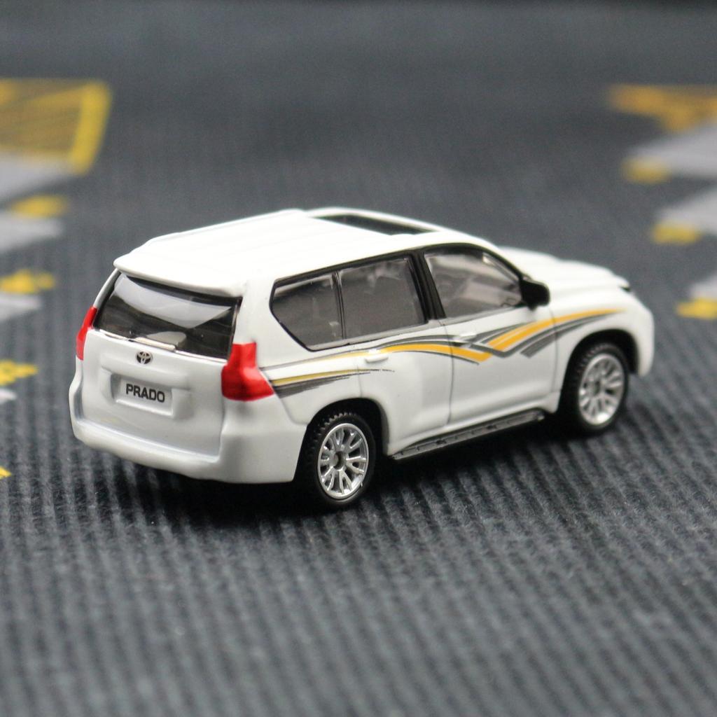1/64 TOYOTA Prado SUV Miniatuurmodel CCA MSZ 3" Legering Speelgoedauto Voertuig Gratis Wielen Diecast Metaal Collectie Cadeau Kinderen Jongens