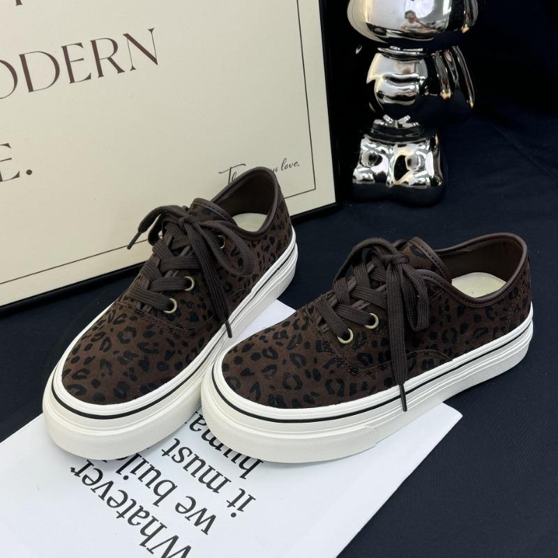 66 Autumn New Classic Versatile Suede Women's Board Shoes Maillard Color Fashion Texture Casual Shoes