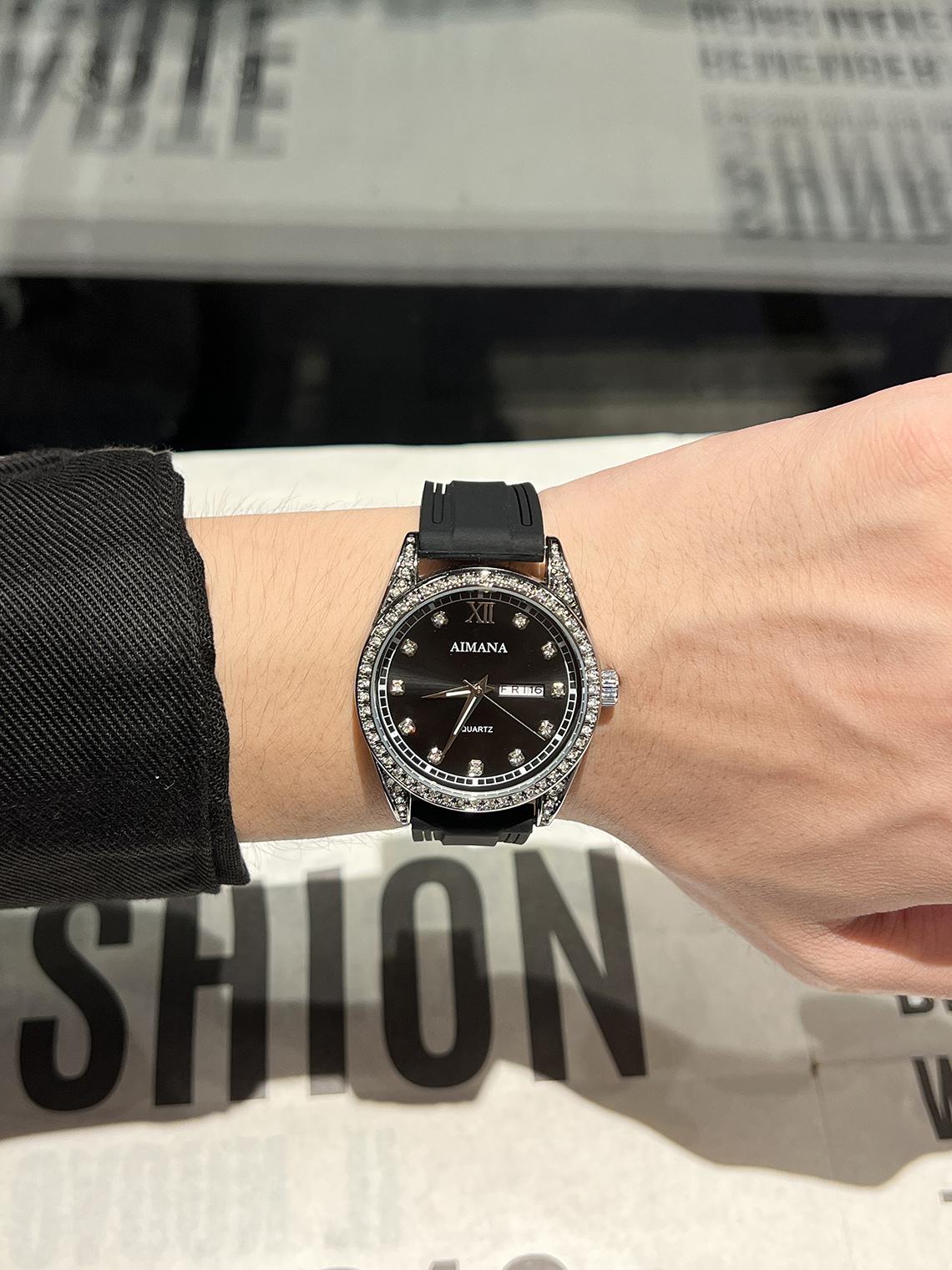 

Silicon strap nice fashion watch Yes чёрный