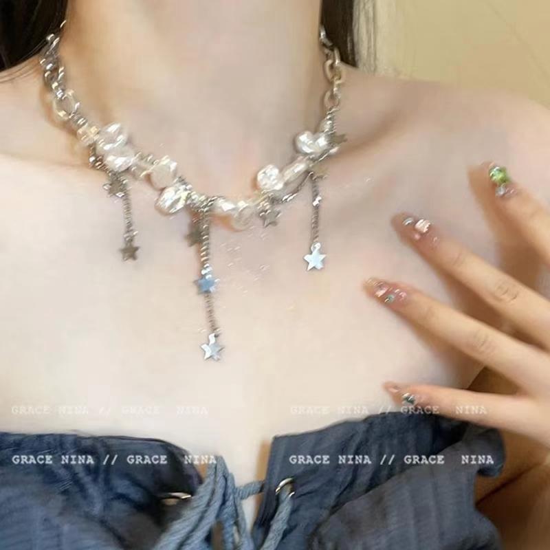 2025 High-End Gothic Punk Necklace: Y2K Dark Style Clavicle Chain for Women