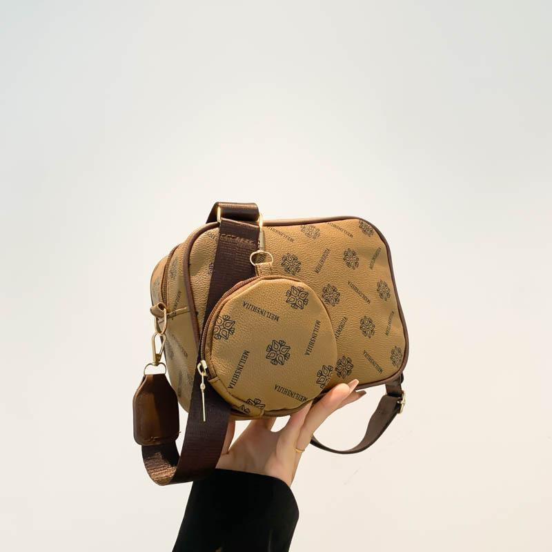 

Принт модный ретро интернет-знаменитость широкий плечевой ремень одноплечная сумка-мессенджер сумка для мамы 2025 нишевая в этом году популярная маленькая квадратная сумка