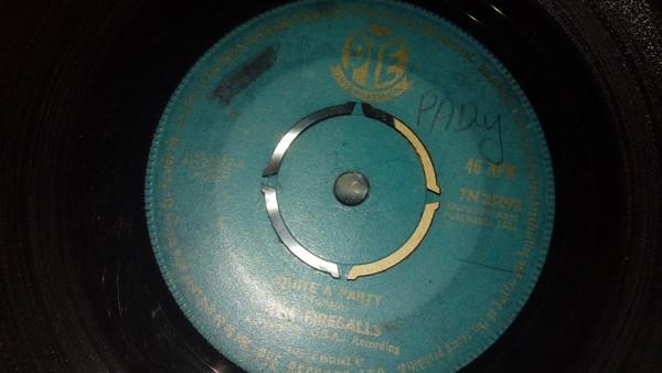 7inch Record FIREBALLS - Quite A Party 7N25092 Pye Internation 1961 UK Rock Used
