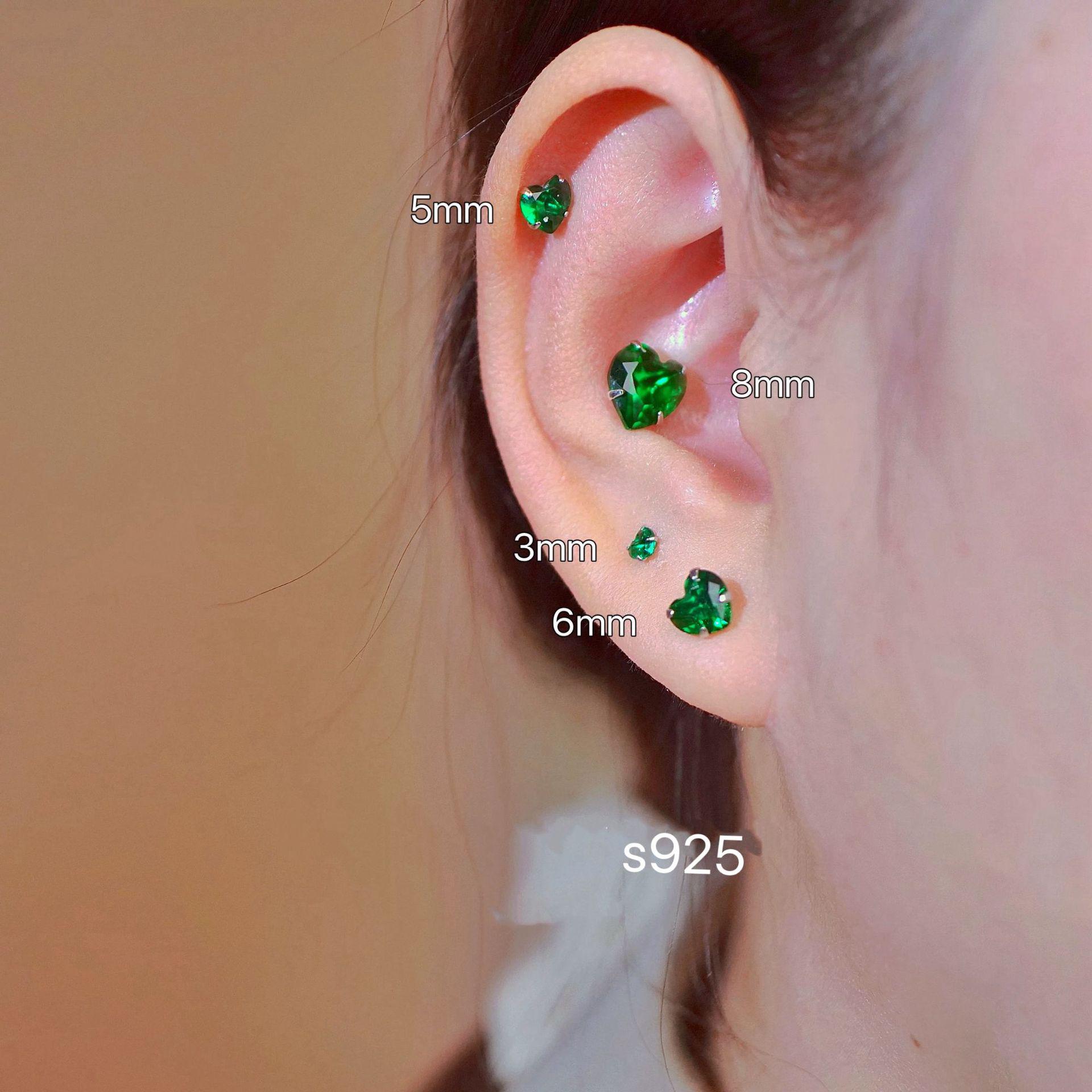 Серьги-сердечки с изумрудом Beixi из стерлингового серебра S925: Элегантные, простые женские сверкающие гвоздики-улитки.