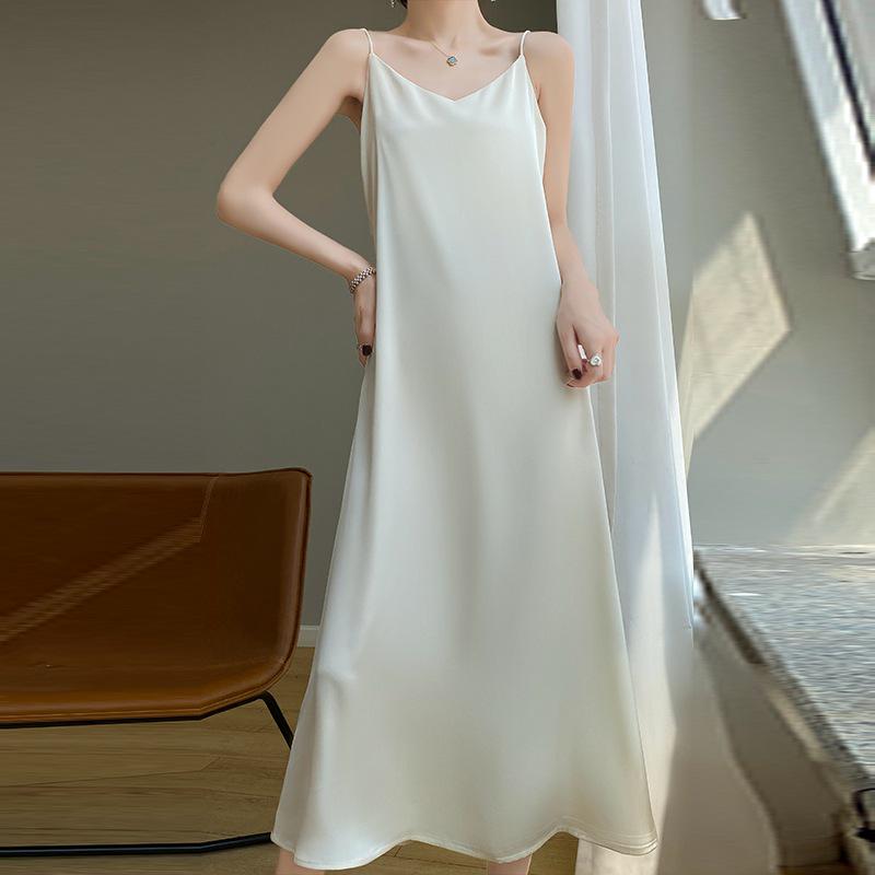 Vestido Slip de Seda Mezclada con Cuello en V para Mujer Talla Grande - Colección Primavera 2024