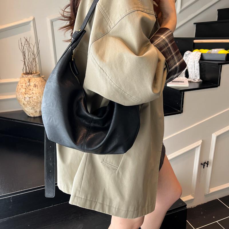 Bag light luxury niche high-end messenger bag women's bag 2025 new fashion autumn and winter retro shoulder bag dumpling bag