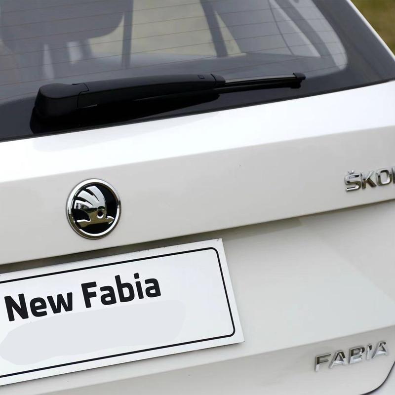 2026 Hot 2Pcs 80mm 90mm Emblem For Skoda Fabia 1 2 Octavia A7 RS Superb Rapid Yeti Karoq Vision Car Head Front Rear Boot Tailgat