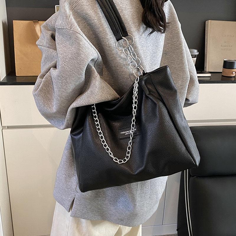 Women's tote bag large capacity autumn and winter new solid color fashion trend commuter shoulder bag portable underarm bag