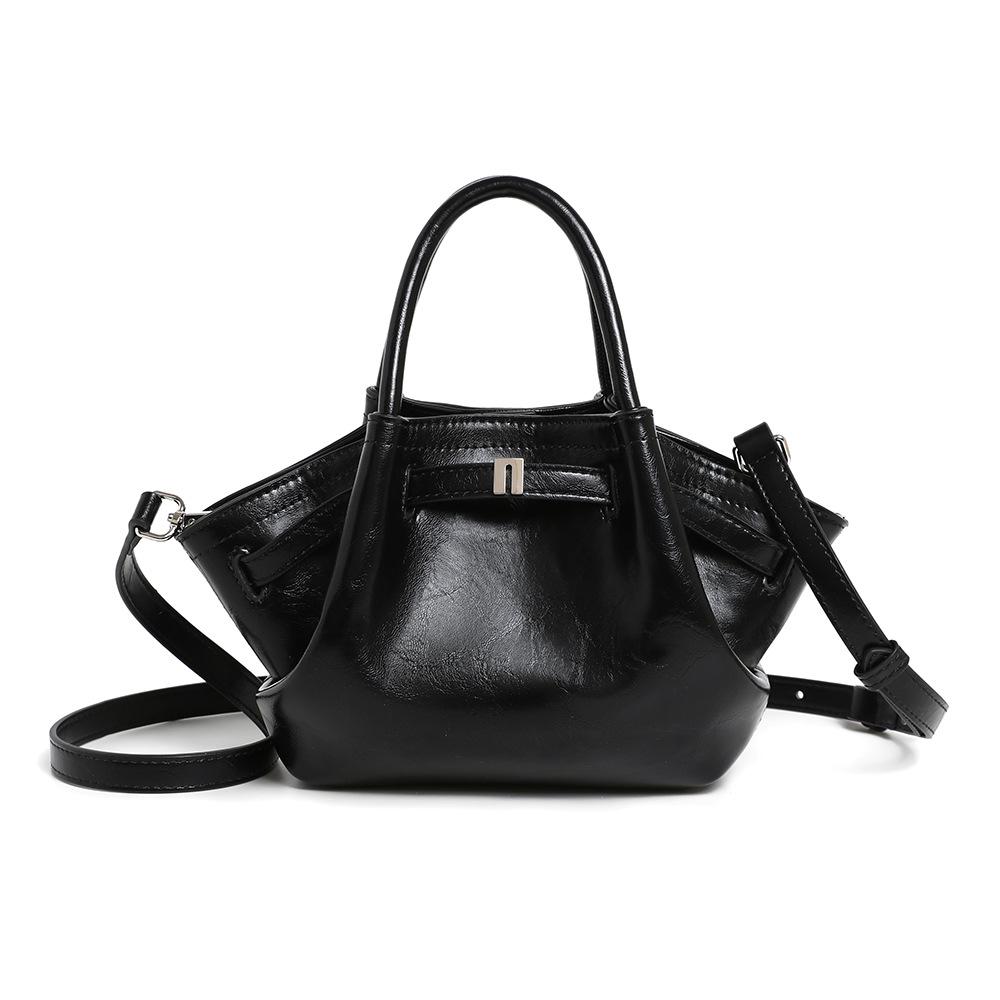 New fashionable versatile portable women's bag niche high sense large capacity casual shoulder messenger tote bag