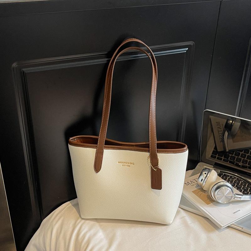 Large-capacity tote bag women's fashion autumn new commuter big bag high-value college student class shoulder bag