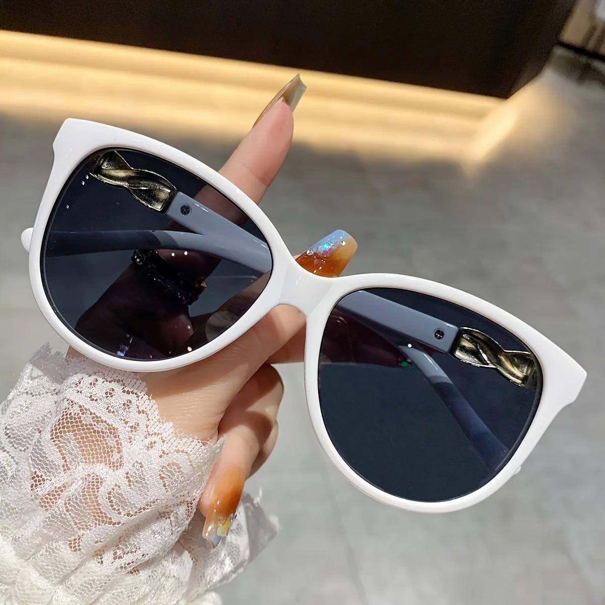 

Stylish Cat-Eye Sunglasses for Men Women Fashion UV Protection Perfect for Parties Vacations Outdoor