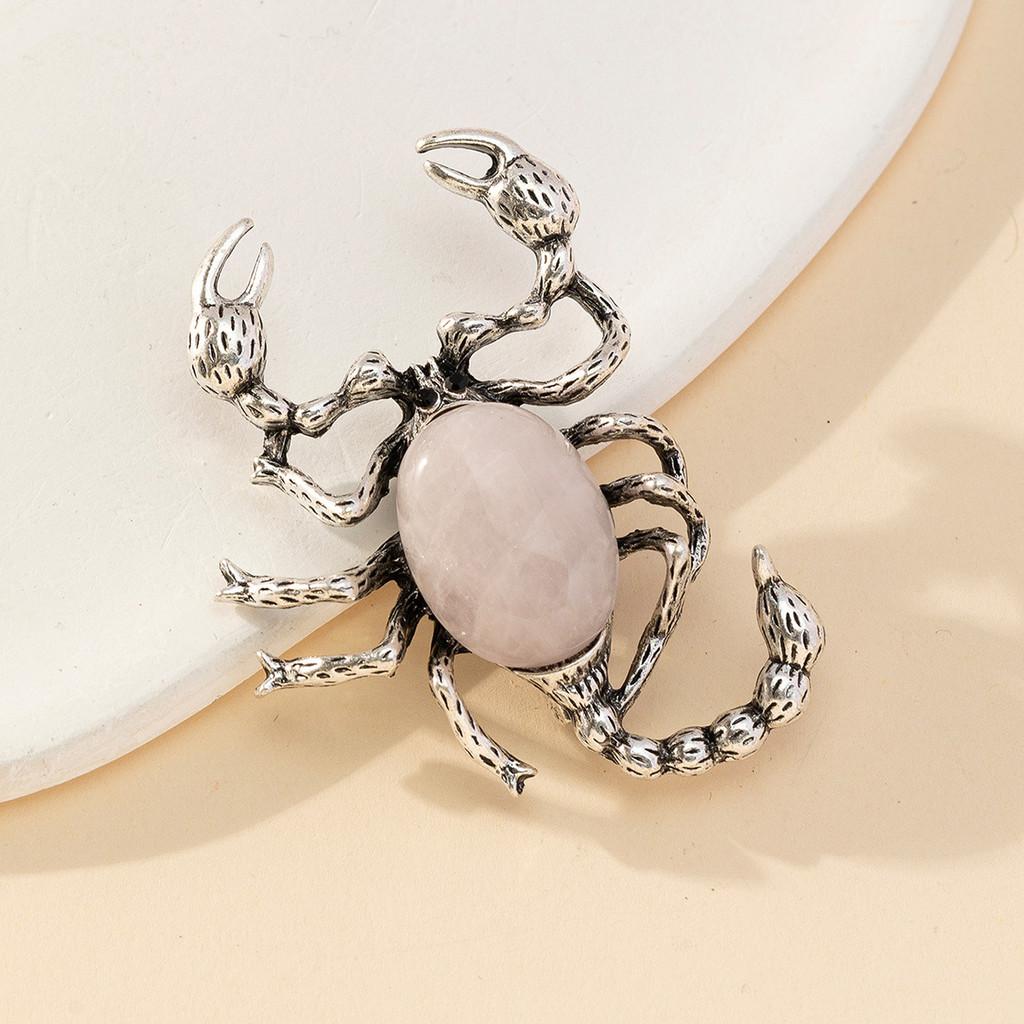 Spilla a forma di scorpione con ciondolo, design con diamanti incastonati, per la moda femminile