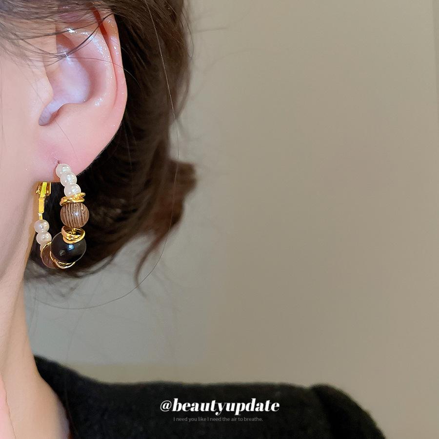 Silver Needle Faux Pearl & Wood Beaded Ear Hoops - Autumn/Winter High-End Niche Earrings for Women