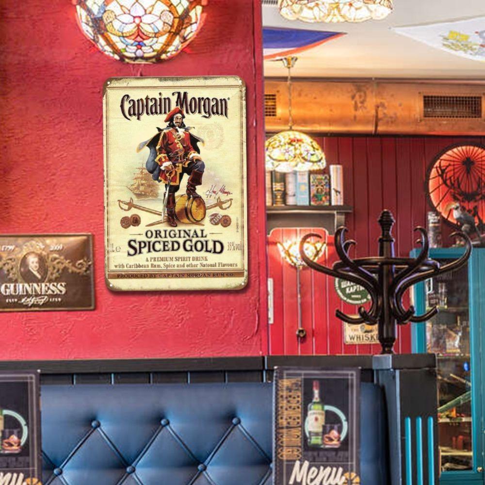 Kovový znak Pirát Captain Morgan 30x40cm Vintage námořní nástěnná dekorace Retro plechová plaketa Ozdoba pro domácí bar kavárnu