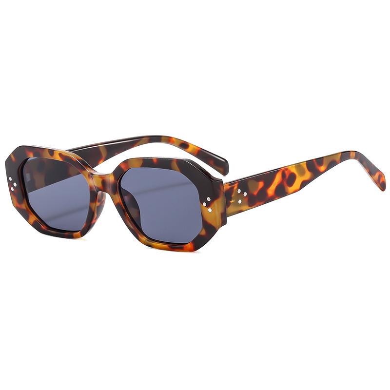 2024 Trendy Unisex Polygon Sunglasses: Fashionable Studded Sun Protection for Beach Vacations