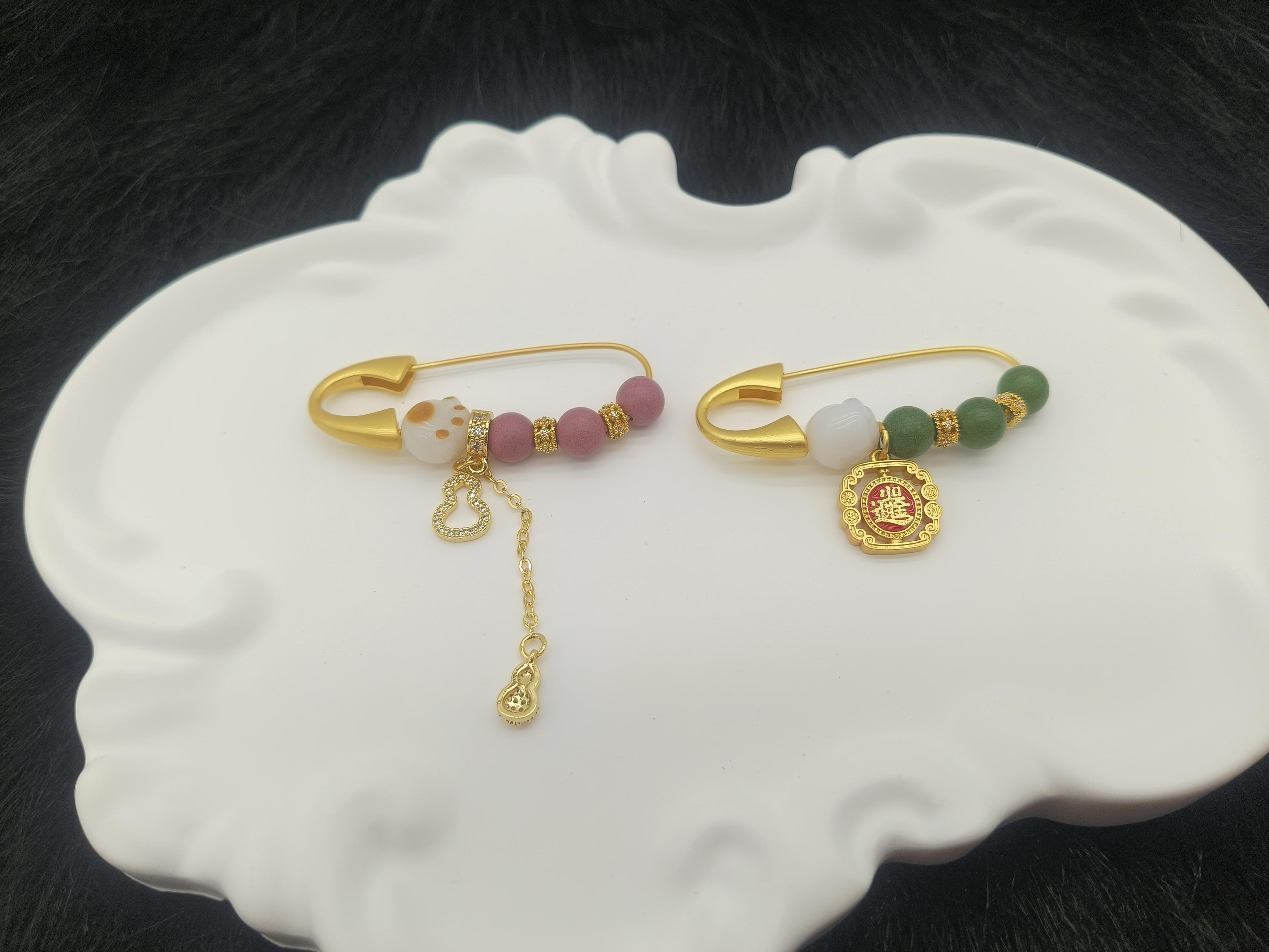 Green-Gold Gourd Zen Calm Incense Brooch
