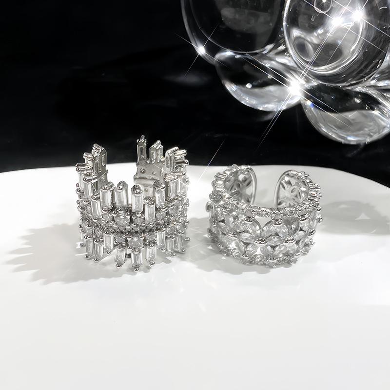 Niche Light Luxury Irregular Micro-Inlaid Circle Zircon Ring Luxury High-End Female Gypsy Star Snowflake Ring