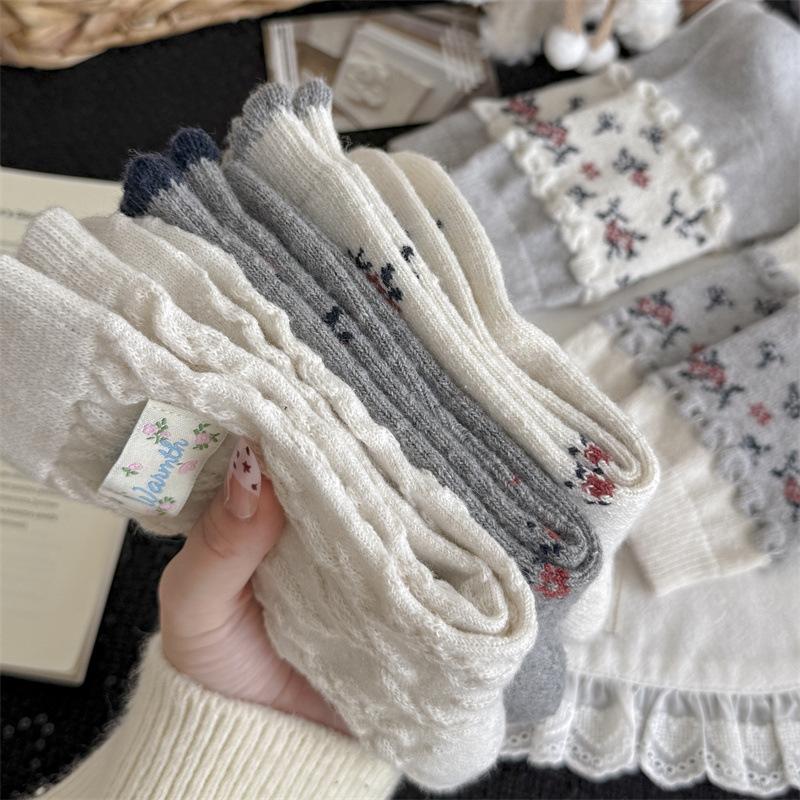 Blomstrete ullsokker for kvinner til høst og vinter, fortykkede og varme kasjmir-pregede midtleggssokker, trendy frottesokker for vinteren