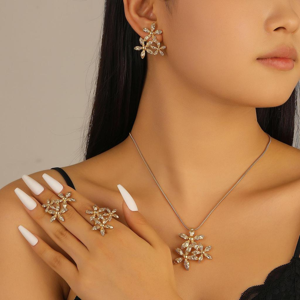 Vynikající 3D duté náušnice s květinami a náhrdelník - Elegantní evropský a americký design šperků pro ženy